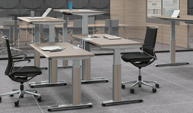 Okamura オカムラ の電動式スタンディングデスク スイフト スタンディングデスク Com